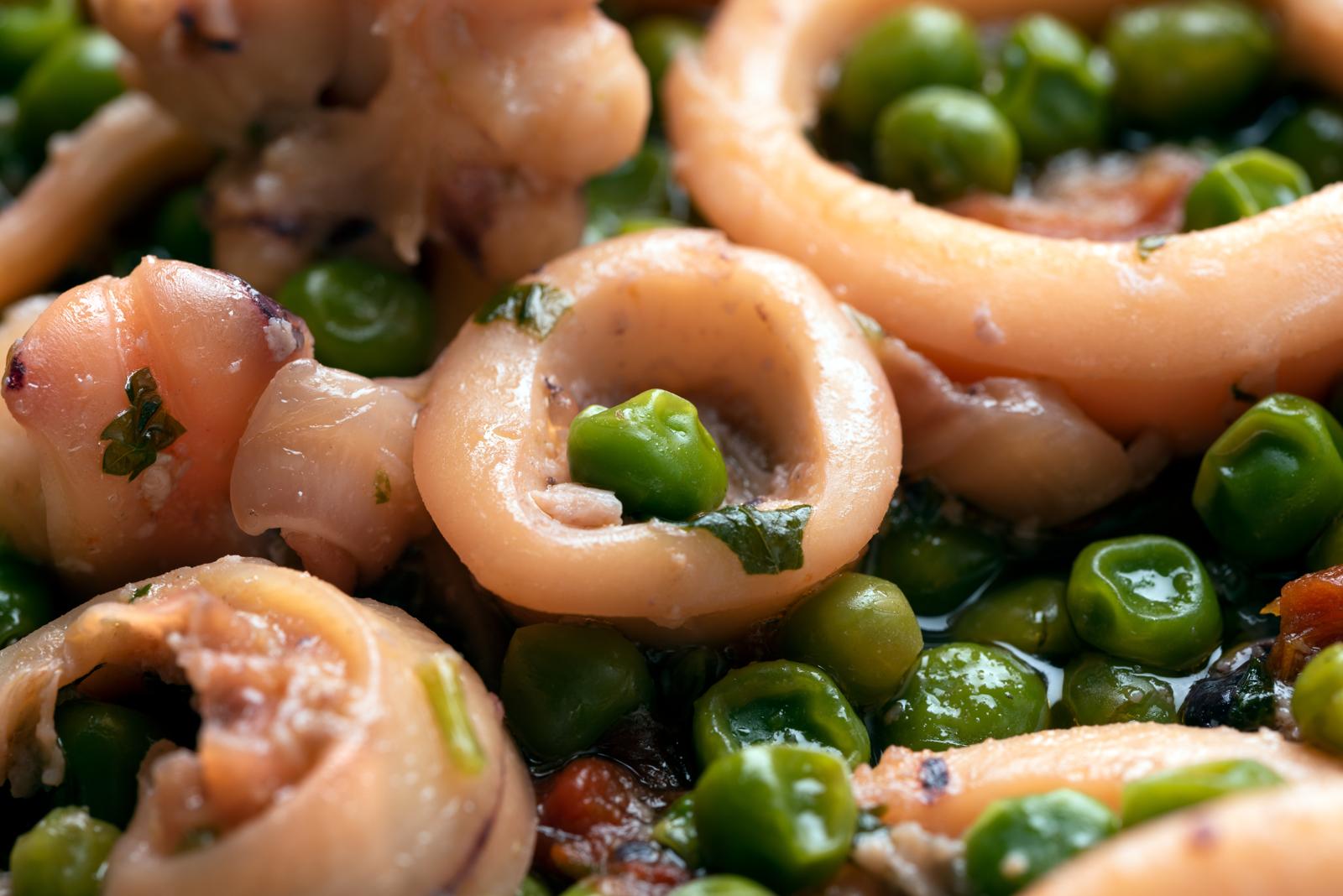 Calamari con piselli