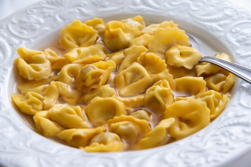 Cappelletti in brodo