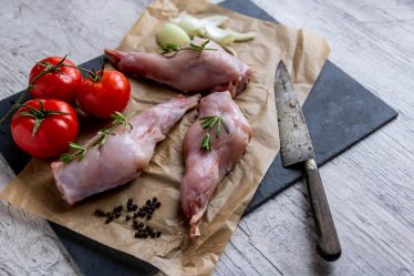 Coniglio alla ligure
