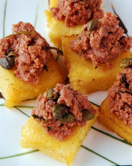 Crostini di polenta