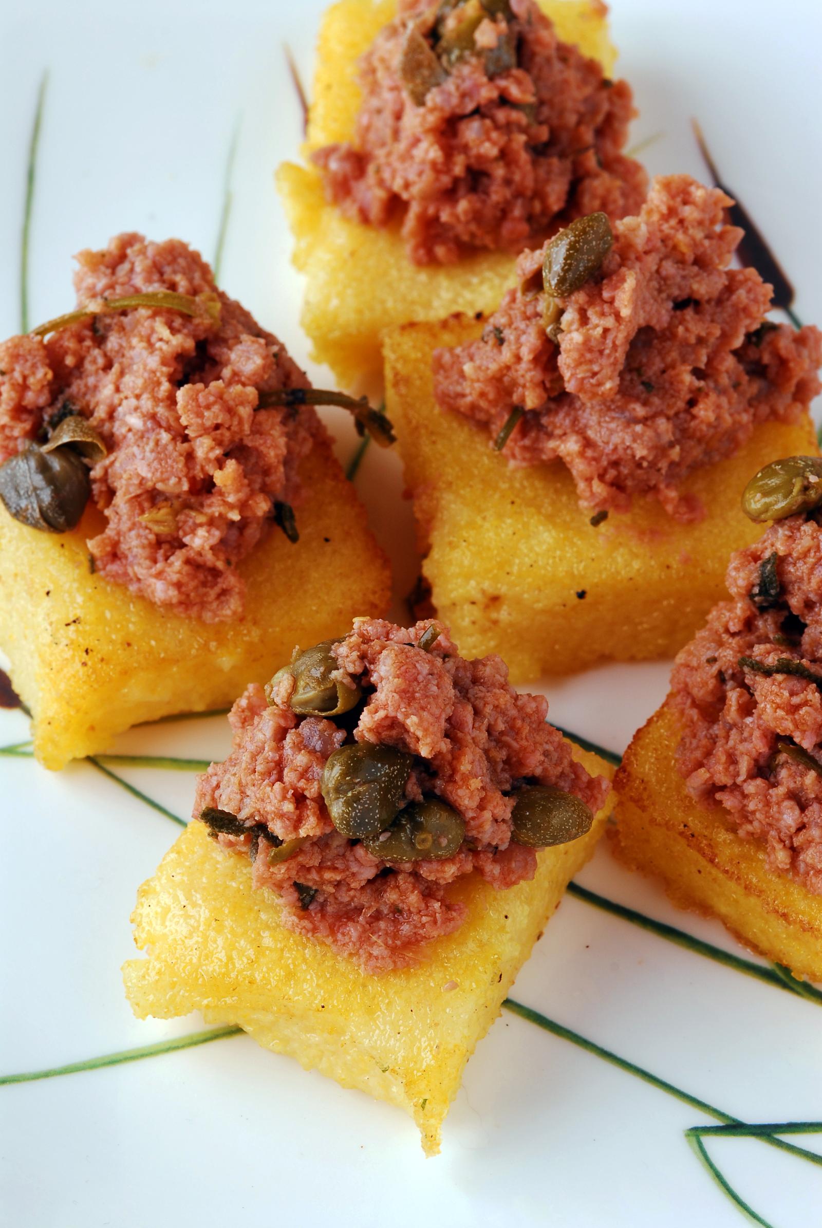Crostini di polenta