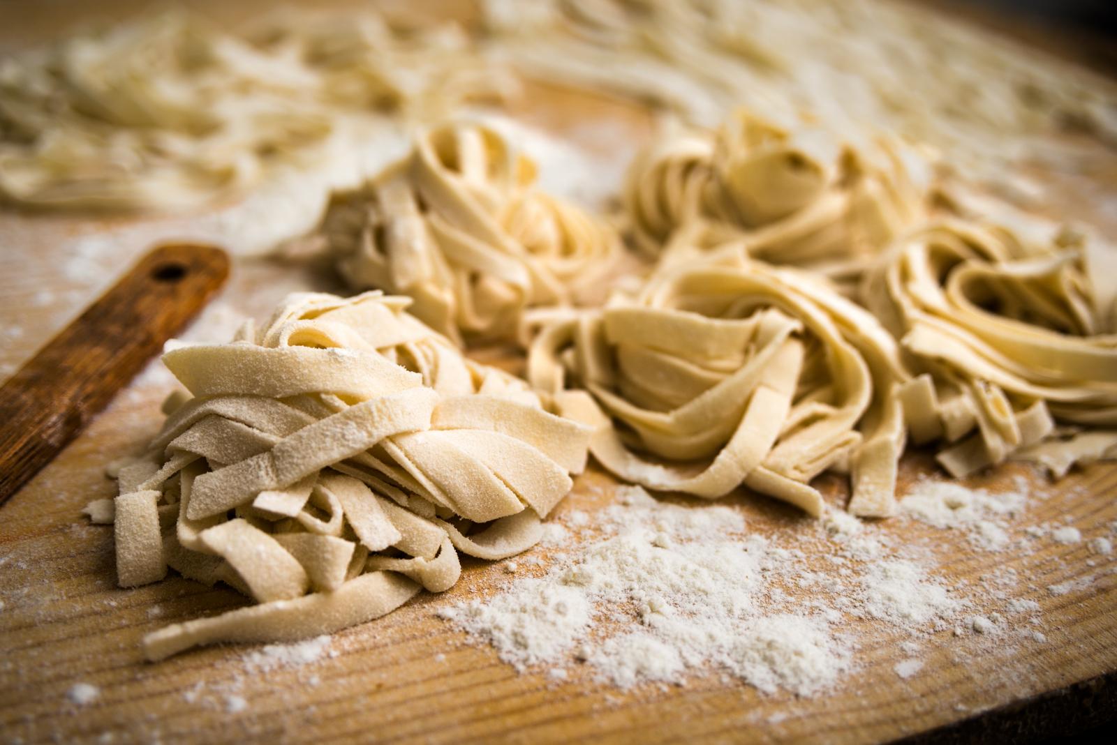 Nidi di tagliatelle al forno