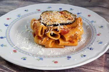 Pasta al forno con melanzane