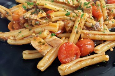 Pasta con pesce spada e melanzane