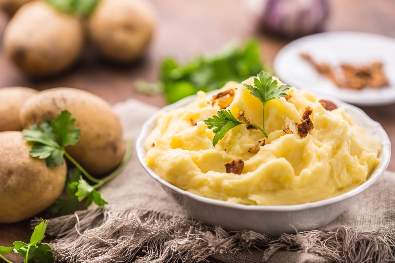 Patate schiacciate al forno